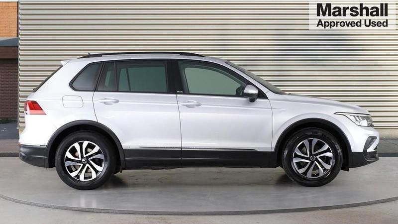Used VW Tiguan Active 150 HP (110 kW) 2022 Silver SUV