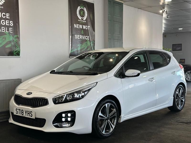 Usado Kia Ceed GT-Line 134 HP (98 kW) 2018 Branco Citadino