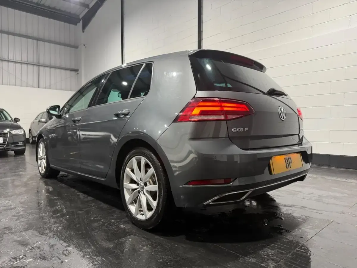 Begagnad VW Golf VII GT 150 HK (110 kW) 2017 Grå Halvkombi