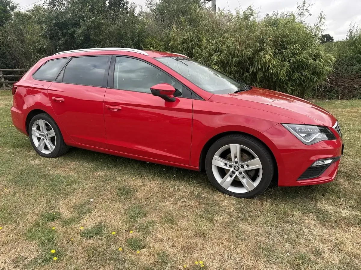 Used Seat Leon FR 150 HP (110 kW) 2017 Red Estate