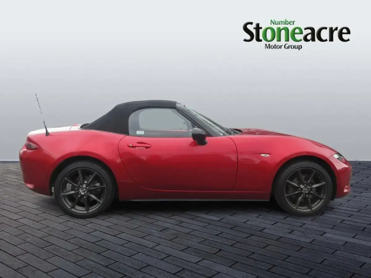 Używany Mazda MX5 160 KM (117 kW) 2015 Czerwony Kabriolet