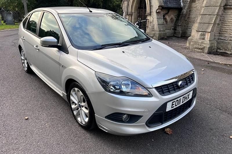 Silver Used 2011 Ford Focus Zetec Hatchback | £2,690 (Fair price) - Image 1/1