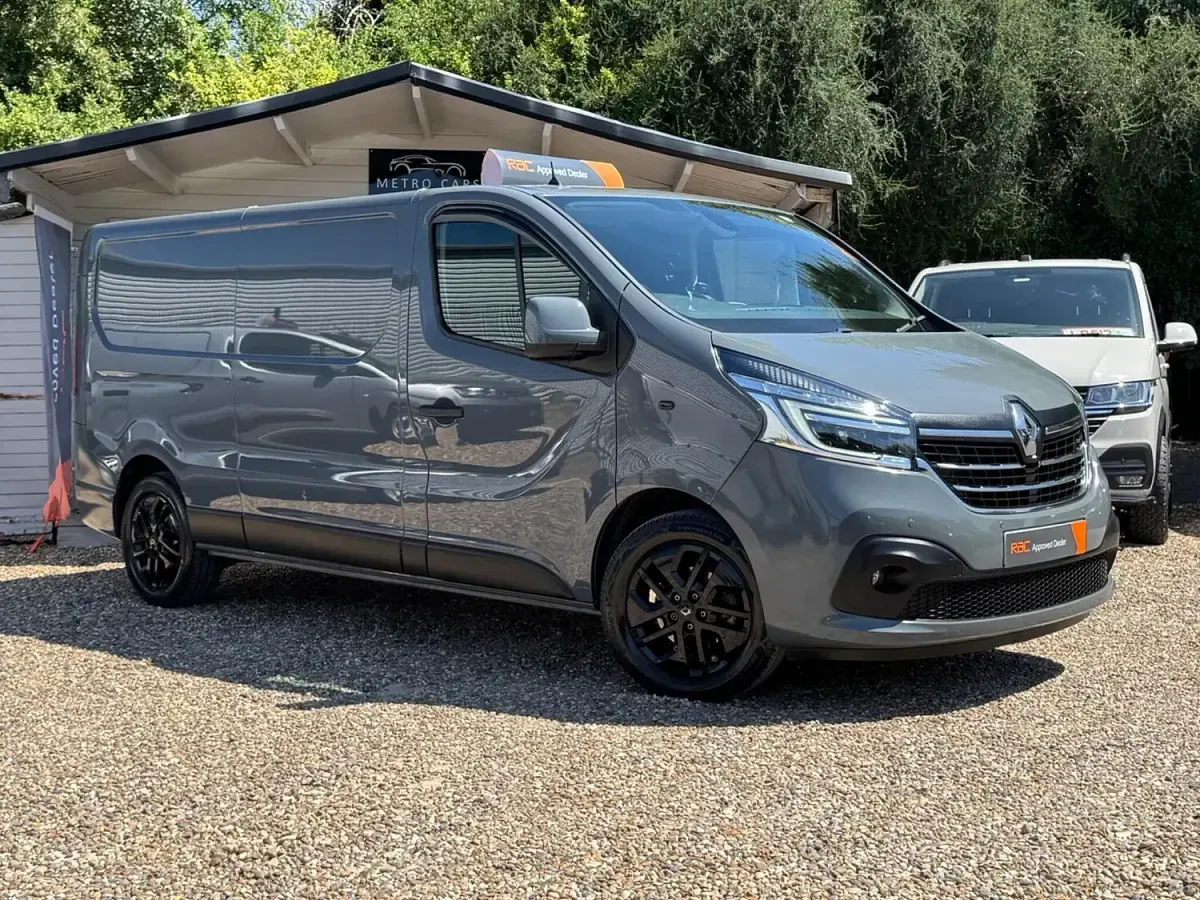 Used Renault Trafic 2021 Grey MPV