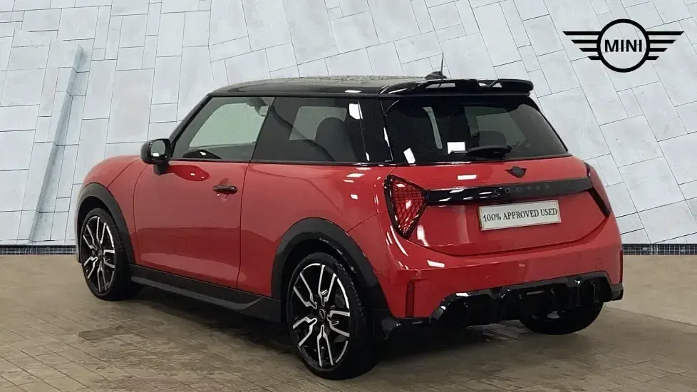 Used Mini Cooper Hatch 113 kW (154 HP) 2025 Red Hatchback