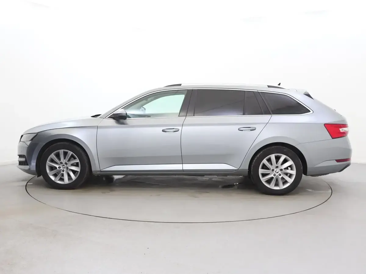 Gebraucht Skoda Superb SE 150 PS (110 kW) 2021 Grau Kombi