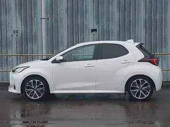 Used Toyota Yaris 116 HP (85 kW) 2022 White Hatchback