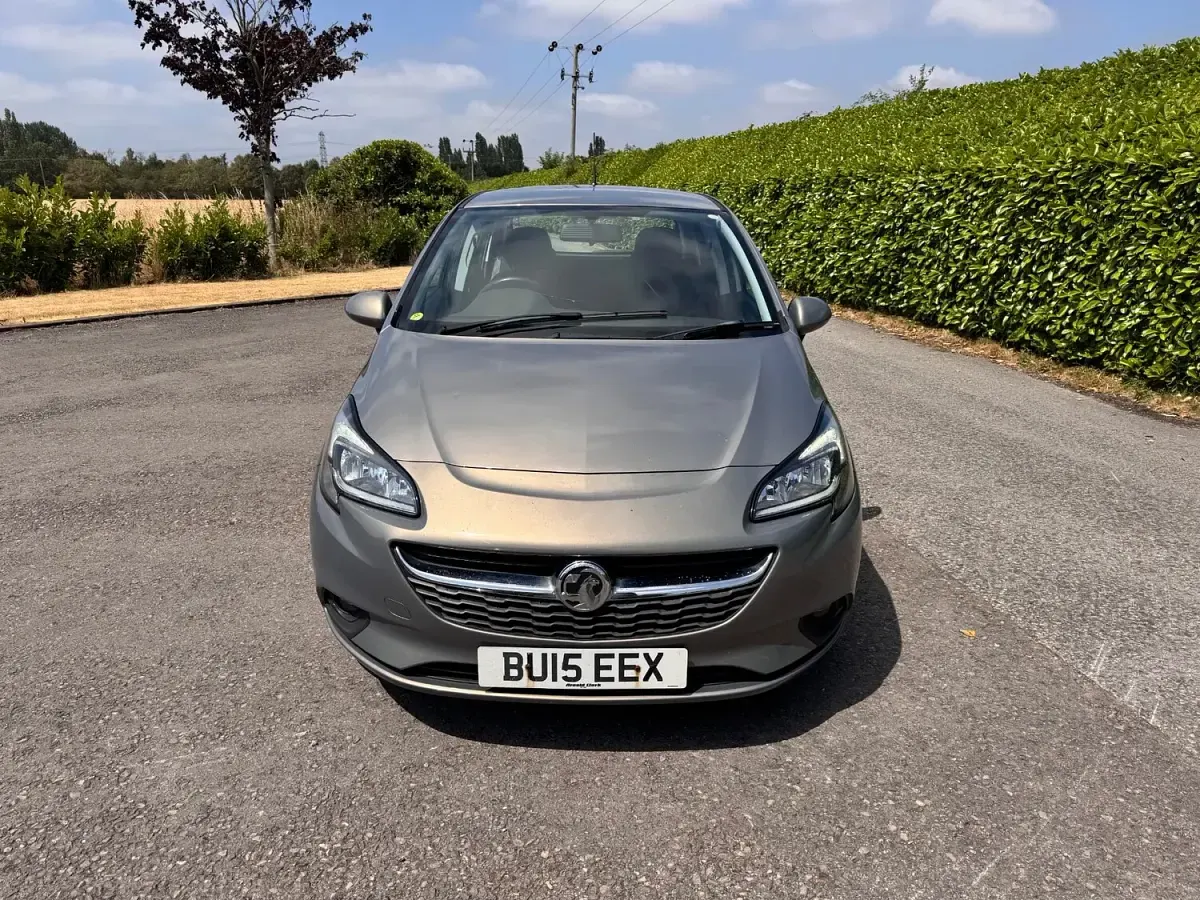 Used Vauxhall Corsa Design Edition 90 HP (66 kW) 2015 Brown Hatchback