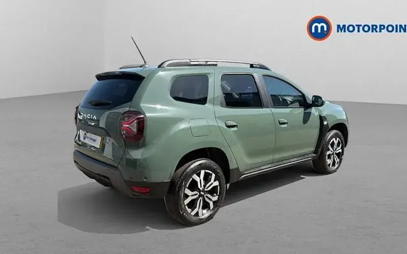 Used Dacia Duster Journey 90 HP (66 kW) 2024 Green SUV