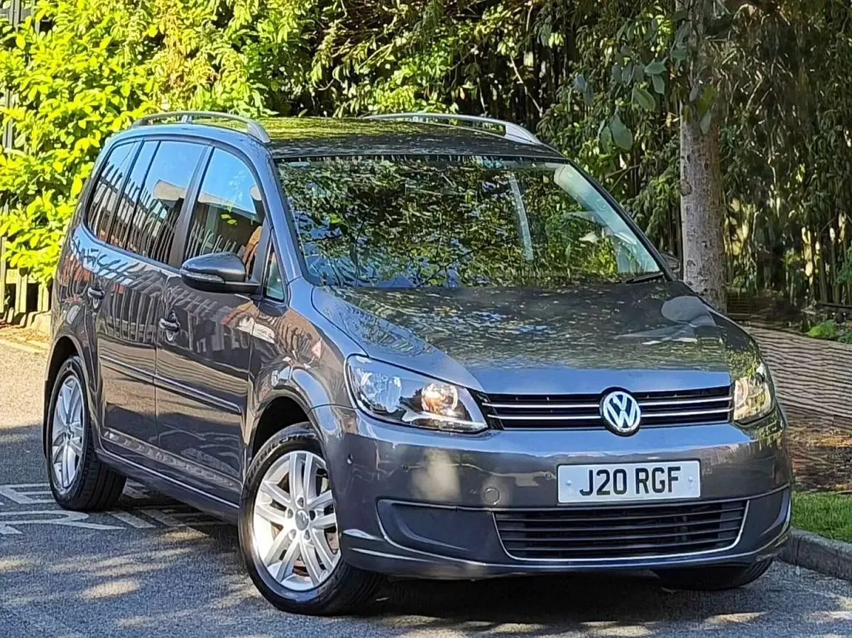 Used VW Touran SE 105 HP (77 kW) 2015 Grey MPV