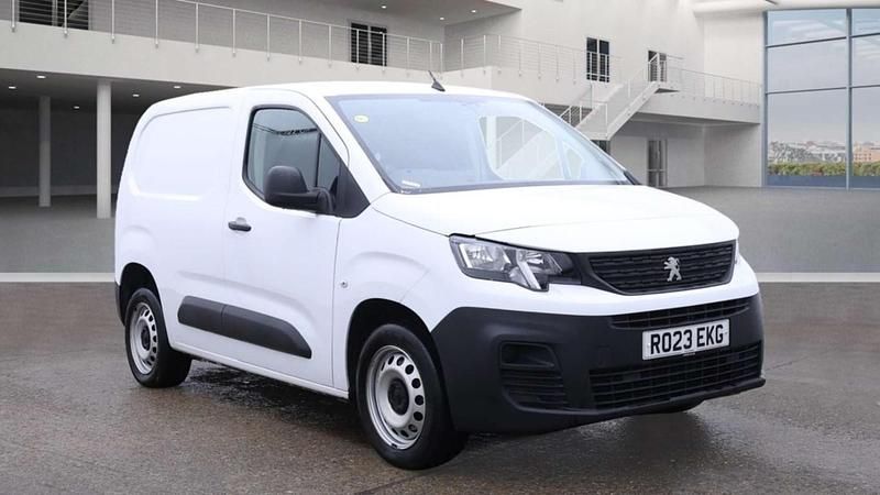 White Used 2023 Peugeot Partner Premium Van | £8,950 (Fair price) - Image 1/4