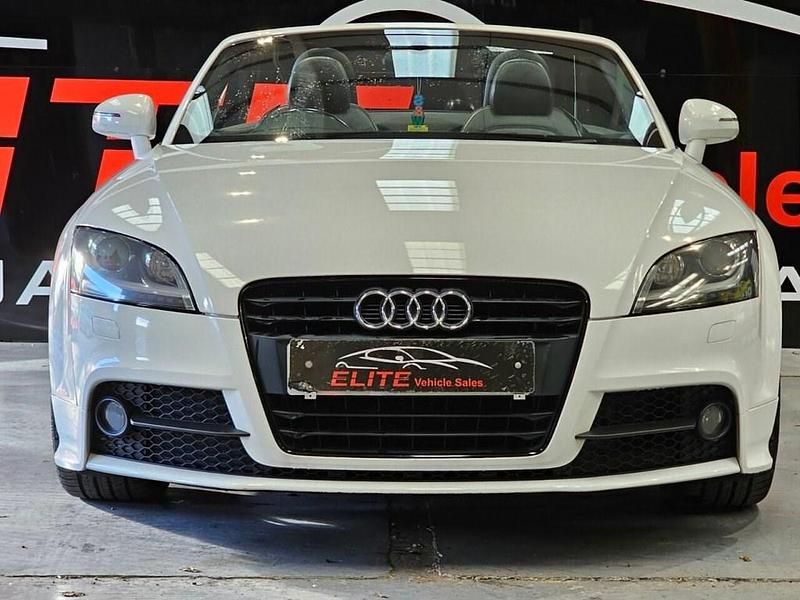 Used Audi TT Roadster Black Edition 211 HP (155 kW) 2011 White Cabriolet
