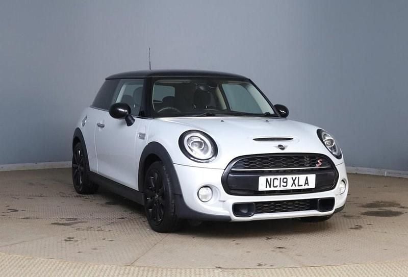 Used Mini Cooper S Classic 192 HP (141 kW) 2019 Silver Hatchback