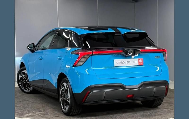 Used MG MG4 EV Trophy 150 kW (204 HP) 2023 Blue Hatchback