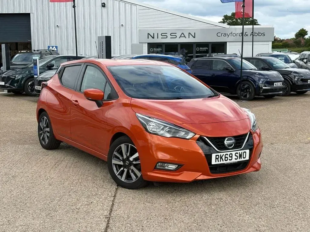 Used Nissan Micra Tekna 100 HP (73 kW) 2019 Orange Hatchback
