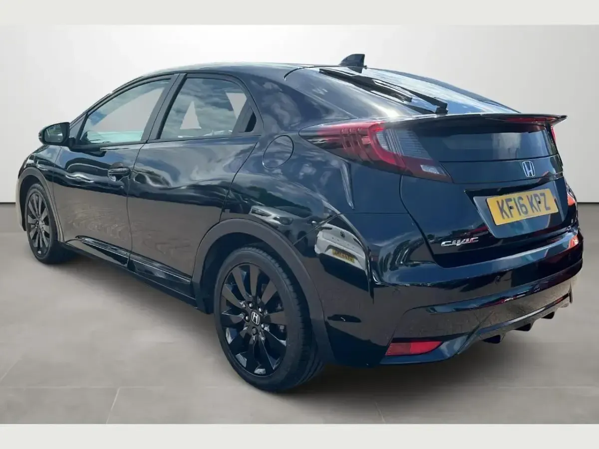 Used Honda Civic SE Plus 140 HP (102 kW) 2016 Black Hatchback
