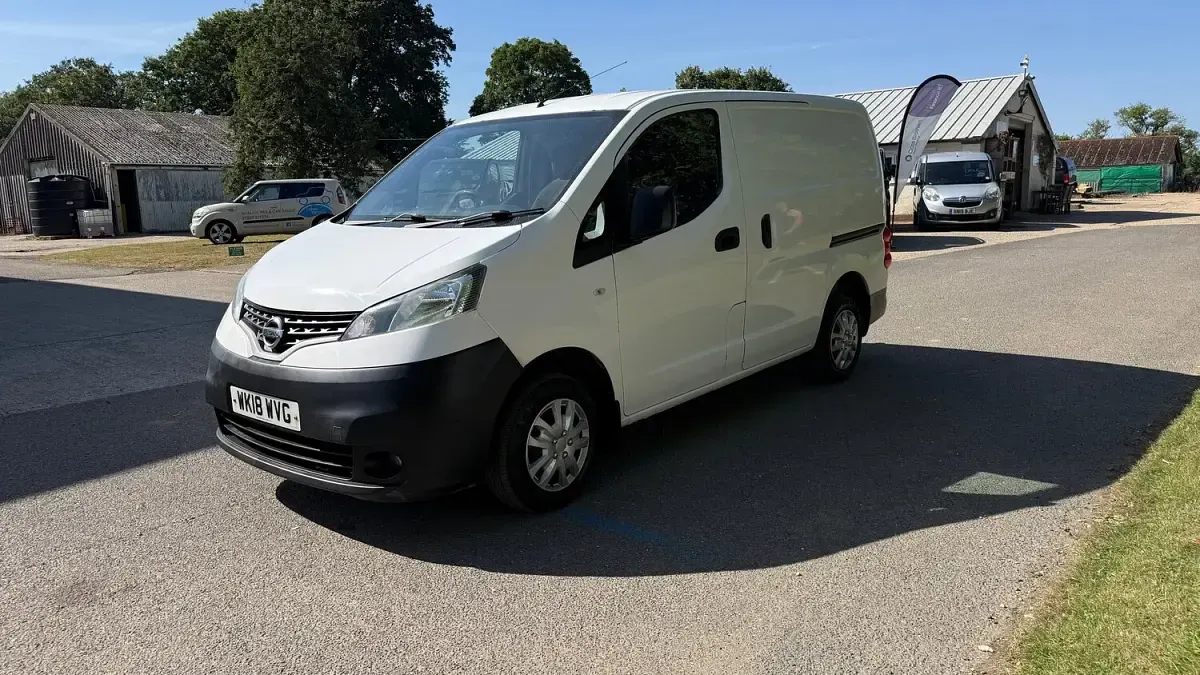 Used Nissan NV200 Acenta 90 HP (66 kW) 2018 White MPV