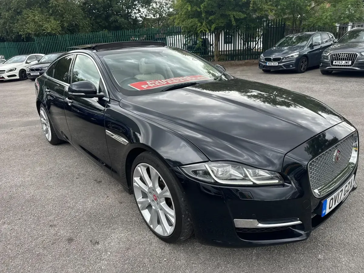 Used Jaguar XJ Portfolio 300 HP (220 kW) 2017 Black Sedan
