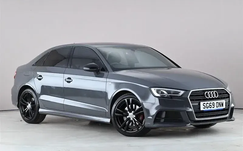 Usado Audi A3 S-Line 150 HP (110 kW) 2019 Sedan