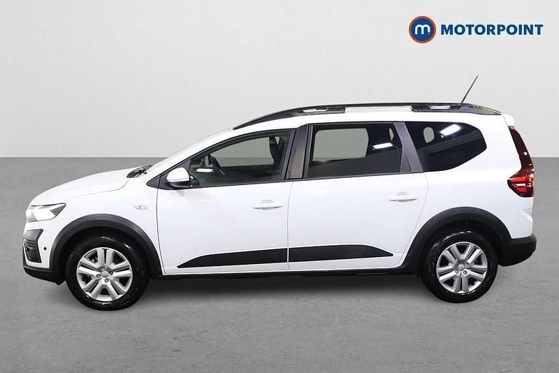 Used Dacia Jogger Expression 141 HP (103 kW) 2024 White MPV