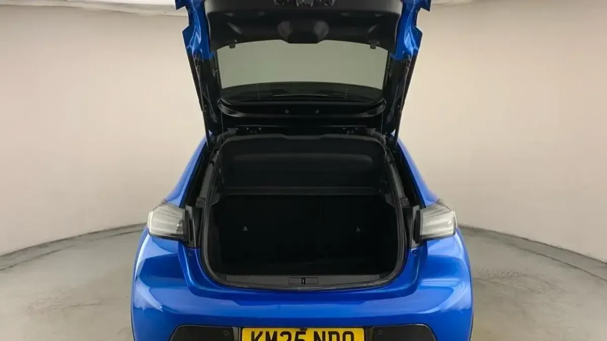 Used Peugeot 208 GT 99 HP (72 kW) 2025 Blue Hatchback