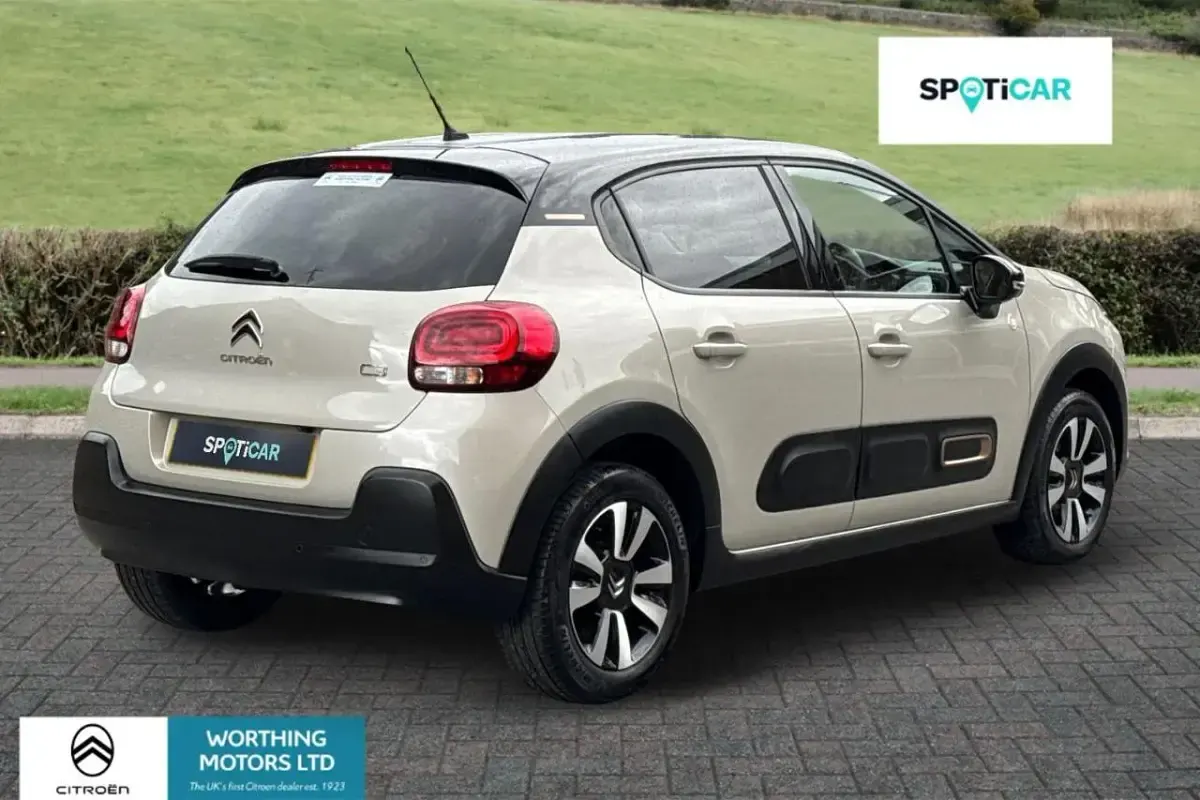Używany Citroën C3 PureTech 82 KM (60 kW) 2023 Szary Hatchback