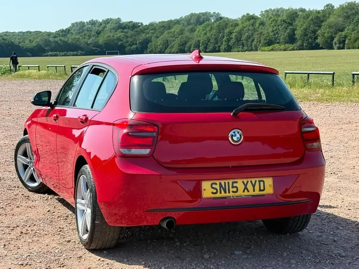 Used BMW 114 Sport Line 100 HP (73 kW) 2015 Red Hatchback