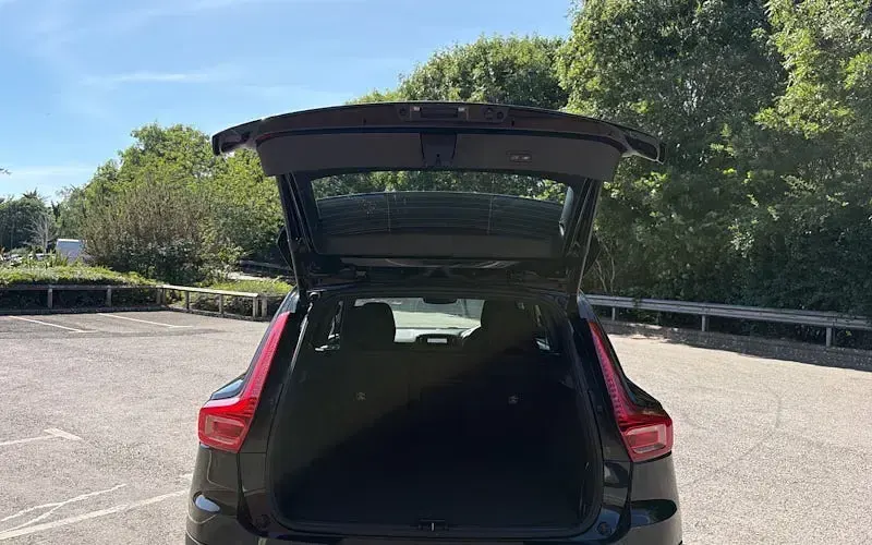 Used Volvo XC40 Plus 197 HP (144 kW) 2024 Black SUV