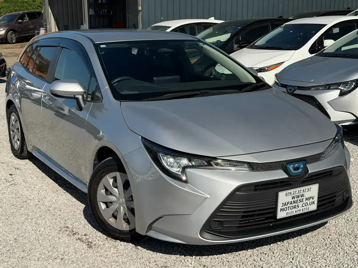 Begagnad Toyota Corolla 2022 Silver Kombi