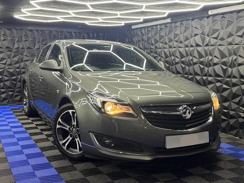 Used Vauxhall Insignia Edition 140 HP (102 kW) 2016 Grey Hatchback