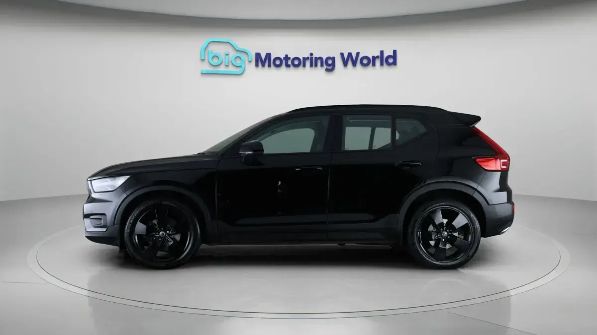Used Volvo XC40 Inscription 190 HP (139 kW) 2019 Black SUV
