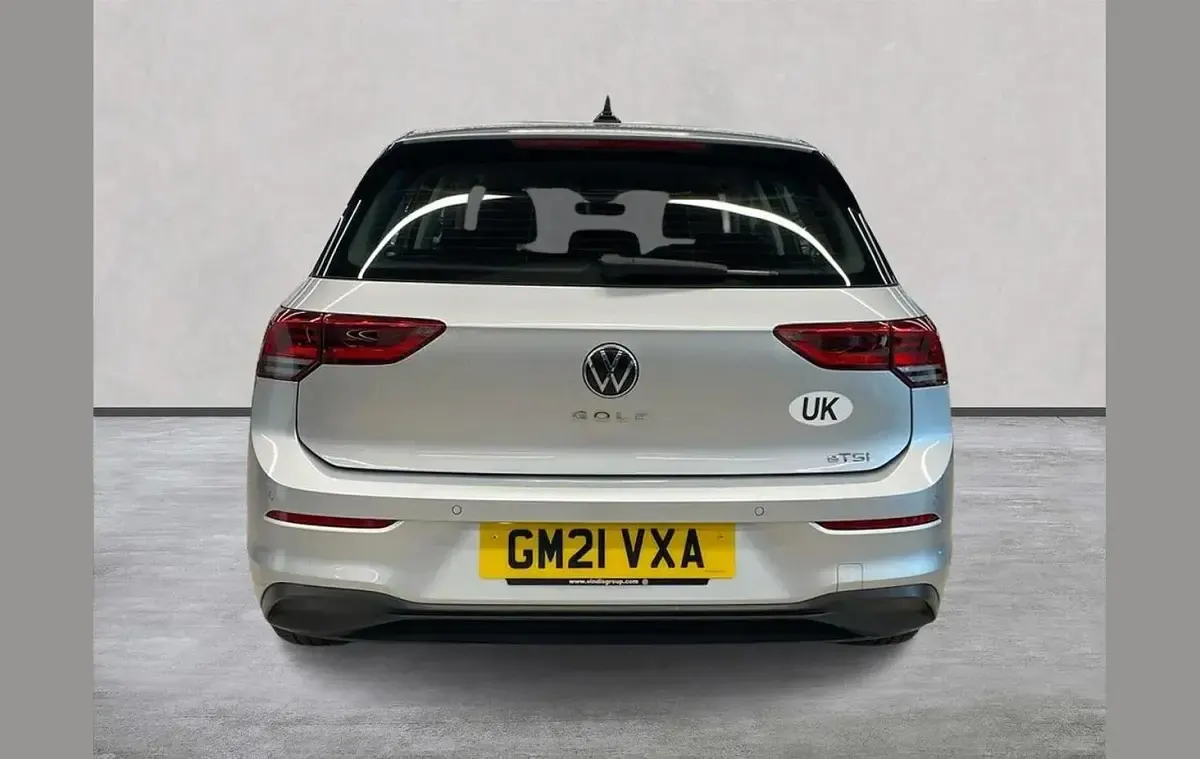 Used VW Golf VIII Life 147 HP (108 kW) 2021 Silver Hatchback