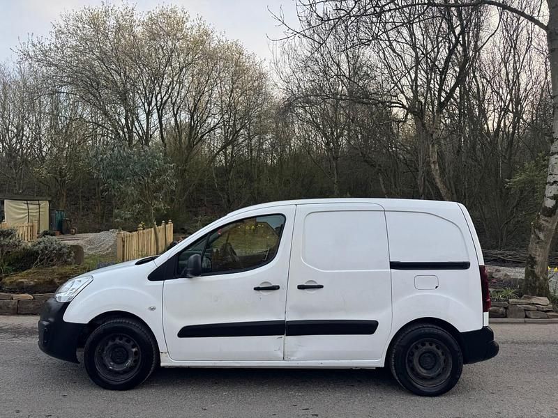 Used Citroën Berlingo 2017 White MPV