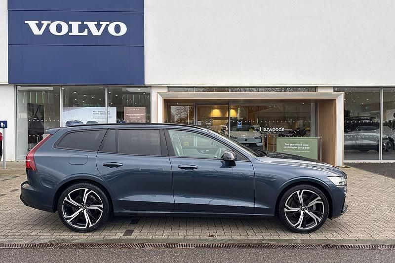 Used Volvo V60 Plus 197 HP (144 kW) 2025 Blue Estate