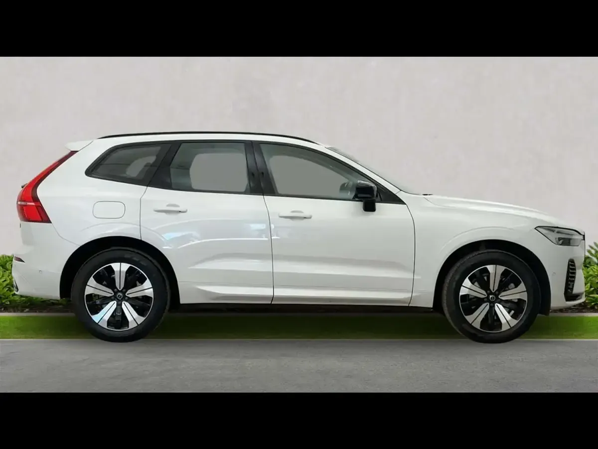 Used Volvo XC60 Plus 350 HP (257 kW) 2023 White SUV