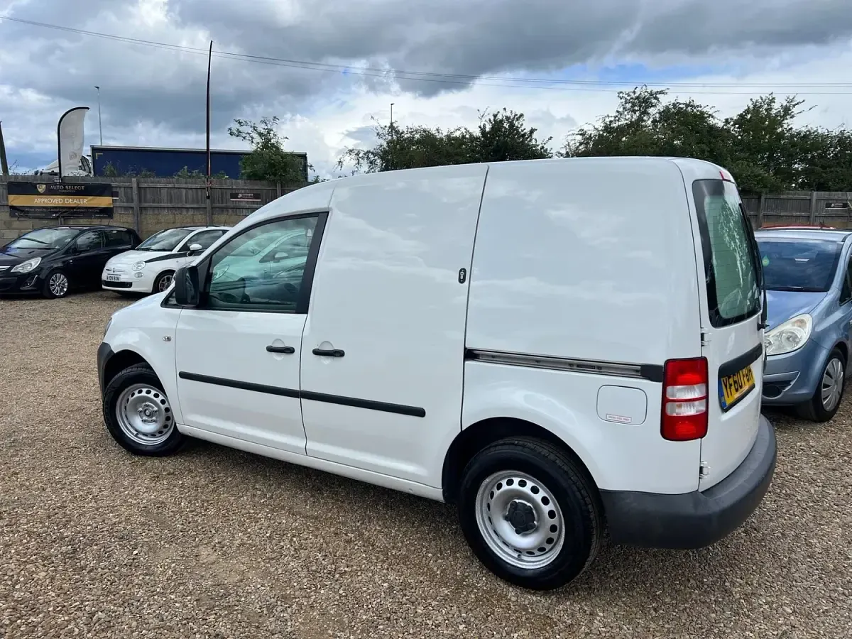 Used VW Caddy 75 HP (55 kW) 2011 White MPV