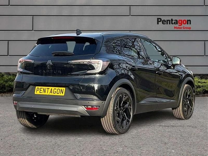 Second-hand Renault Captur Esprit Alpine 145 CP (106 kW) 2025 Negru SUV