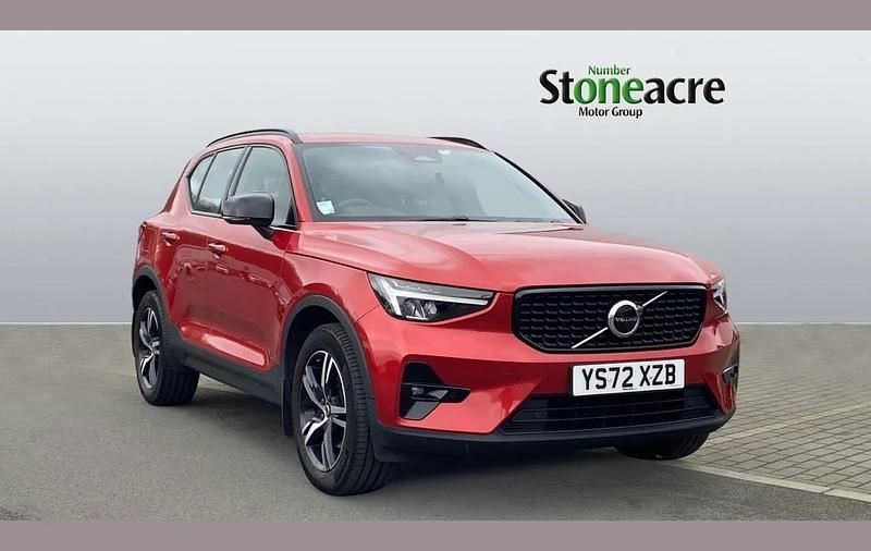 Used Volvo XC40 Plus 161 HP (118 kW) 2023 Red SUV
