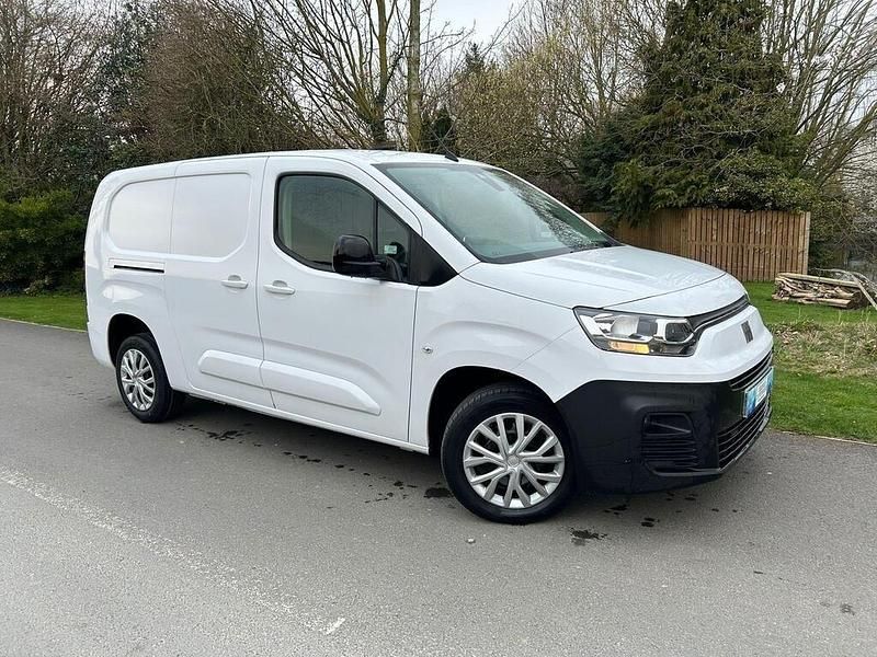 Used Fiat Doblò 136 HP (100 kW) 2023 White MPV