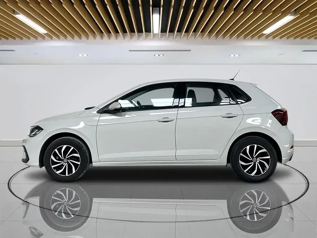 Begagnad VW Polo S 80 HK (58 kW) 2023 Grå Halvkombi