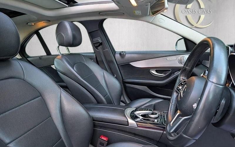 Used Mercedes C220 Premium Plus 194 HP (142 kW) 2019 Blue Sedan