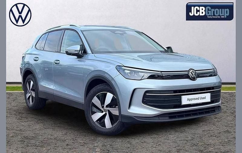 Silver Used 2025 VW Tiguan Life SUV | £33,990 - Image 1/4