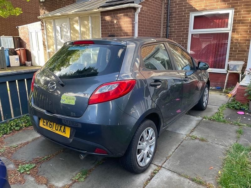 Grey Used 2011 Mazda 2 Hatchback | £1,950 (Super price) - Image 1/4