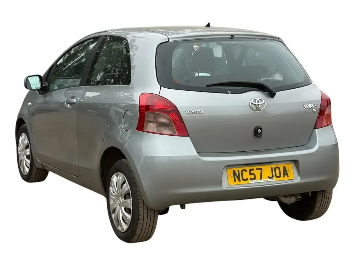 Used Toyota Yaris T3 87 HP (63 kW) 2007 Silver Hatchback