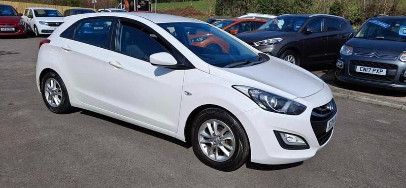 White Used 2014 Hyundai i30 Active Hatchback | £4,995 (Fair price) - Image 1/4