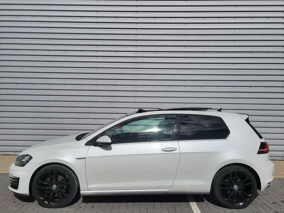 Used VW Golf VII GTD 2017 White Hatchback