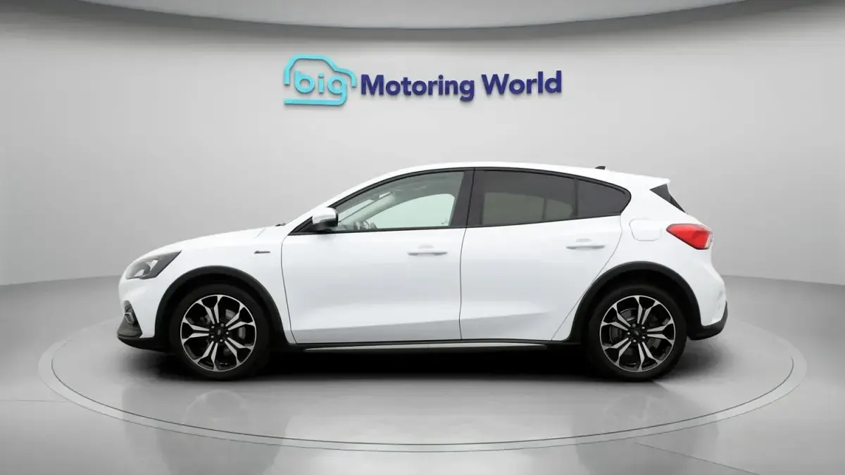 Używany Ford Focus Active X 125 KM (91 kW) 2020 Biały Hatchback
