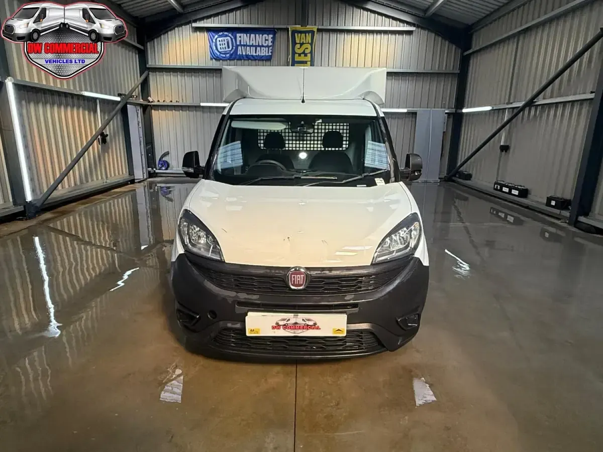 Used Fiat Doblò 105 HP (77 kW) 2021 White MPV