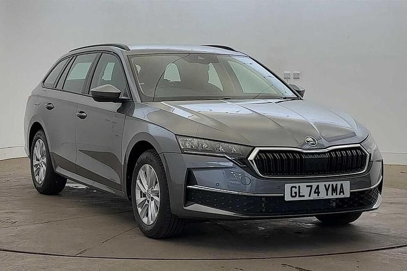 Graphite grey metallic New 2025 Skoda Octavia SE Technology Estate | £22,295 (Fair price) - Image 1/4
