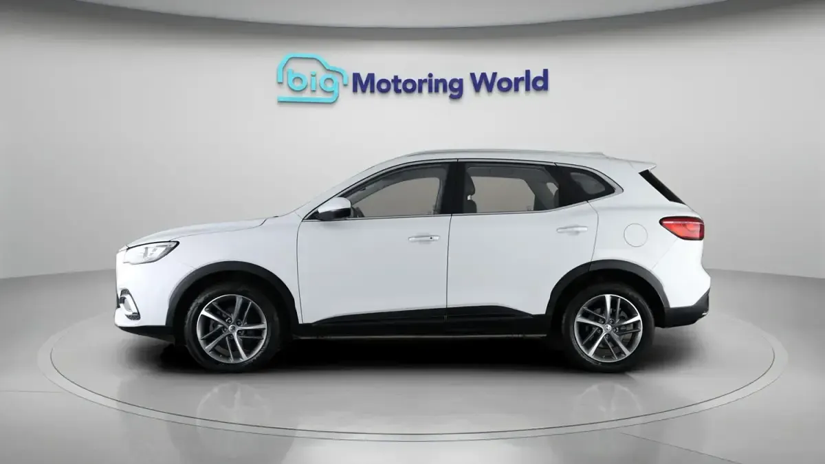 Begagnad MG HS Excite 162 HK (119 kW) 2023 Vit SUV