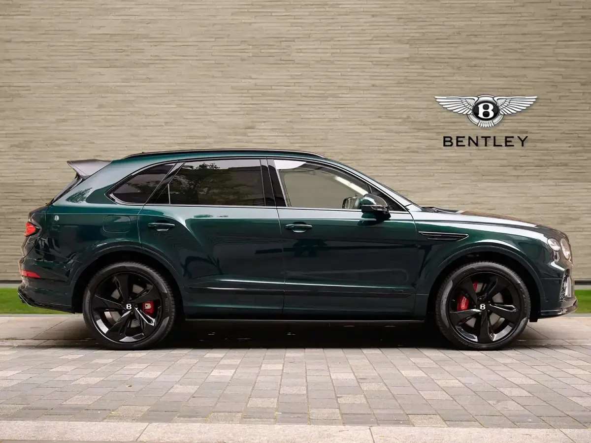 Used Bentley Bentayga 542 HP (398 kW) 2023 Green SUV